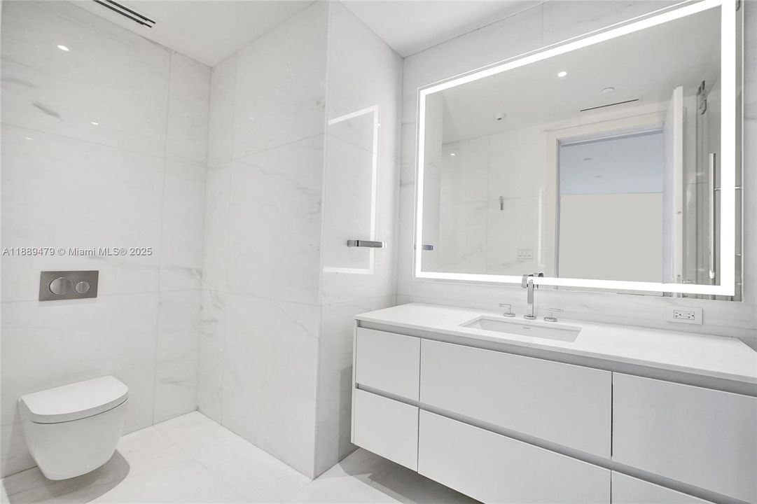 На продажу: $980,000 (0 спален, 1 ванн, 618 Квадратных фут)