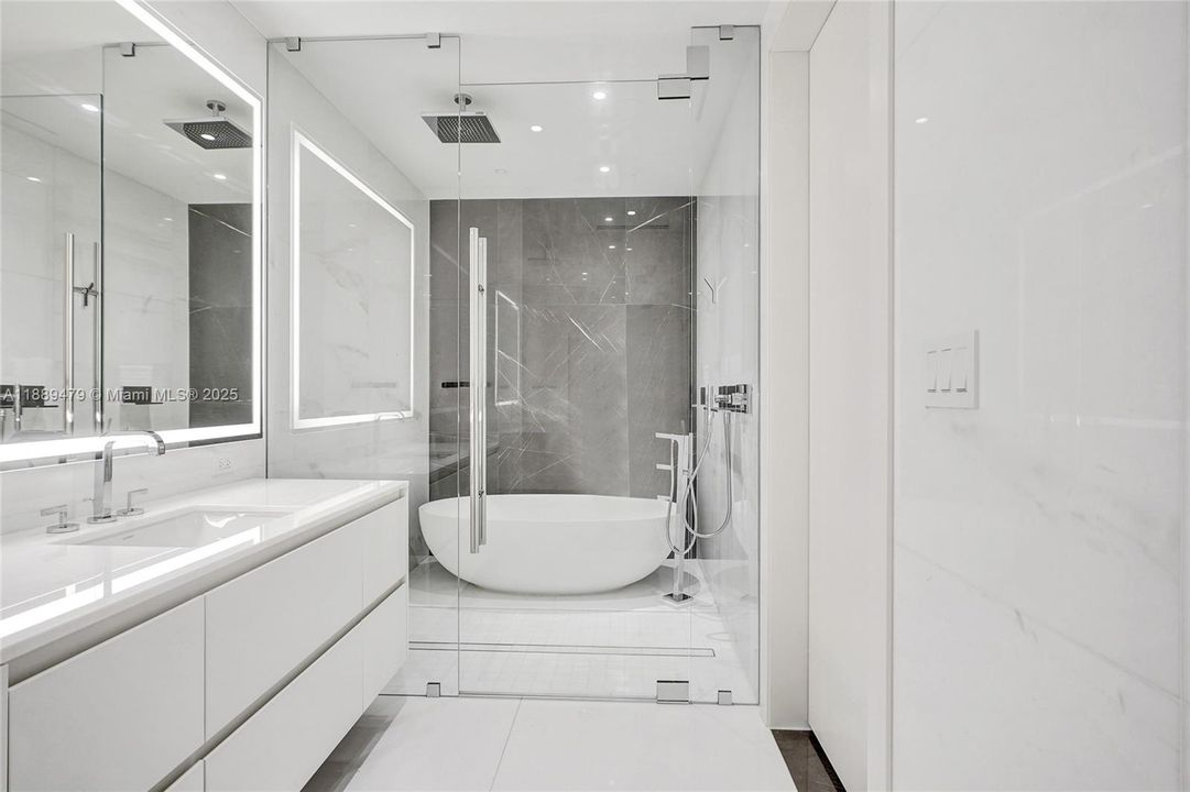 На продажу: $980,000 (0 спален, 1 ванн, 618 Квадратных фут)