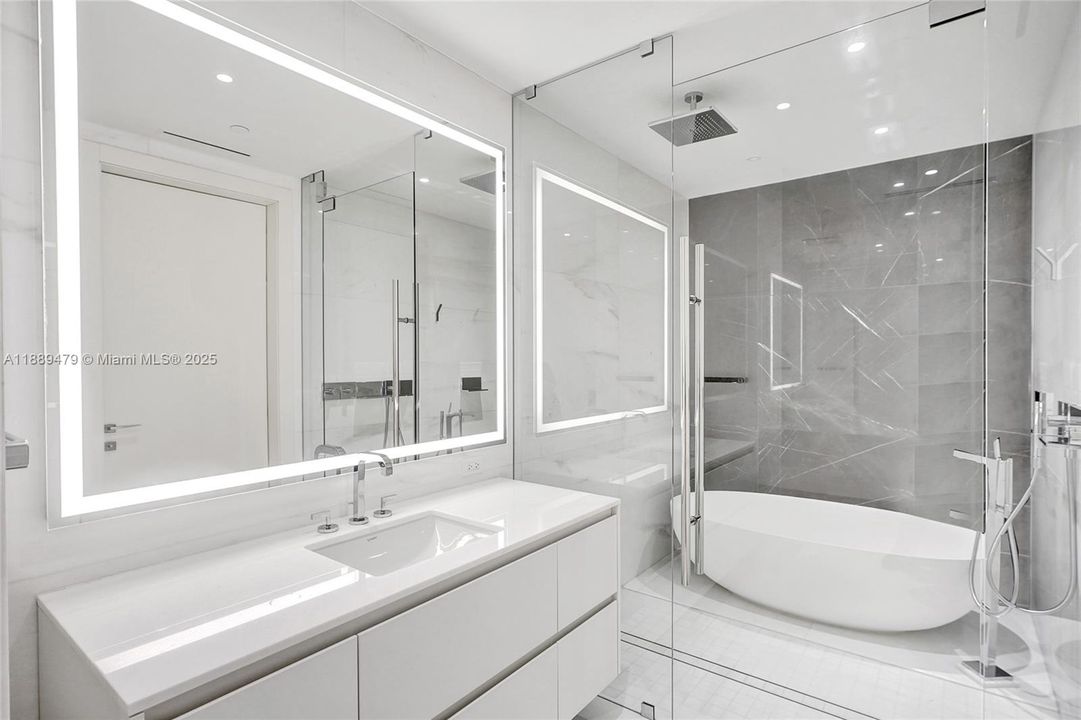 На продажу: $980,000 (0 спален, 1 ванн, 618 Квадратных фут)