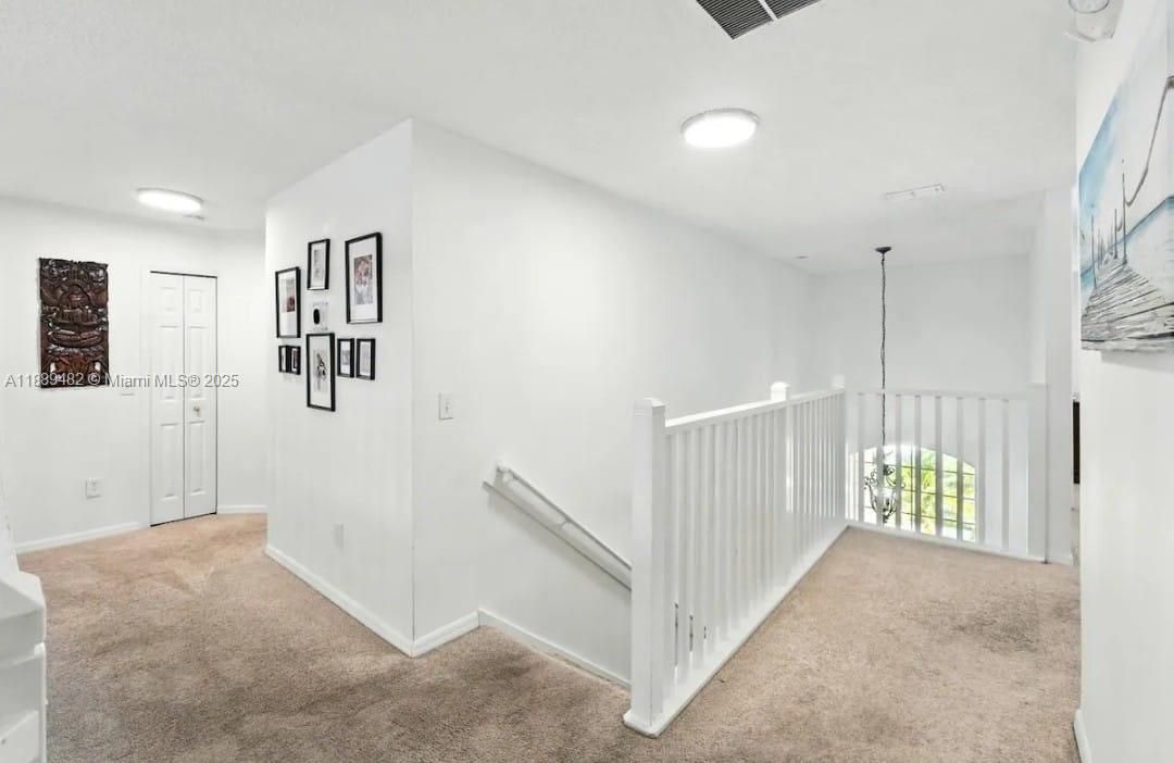 На продажу: $695,000 (8 спален, 4 ванн, 2890 Квадратных фут)