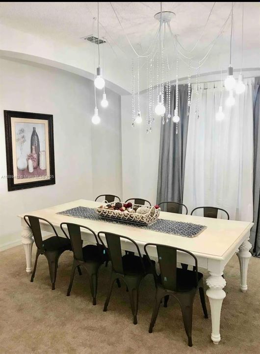 На продажу: $695,000 (8 спален, 4 ванн, 2890 Квадратных фут)