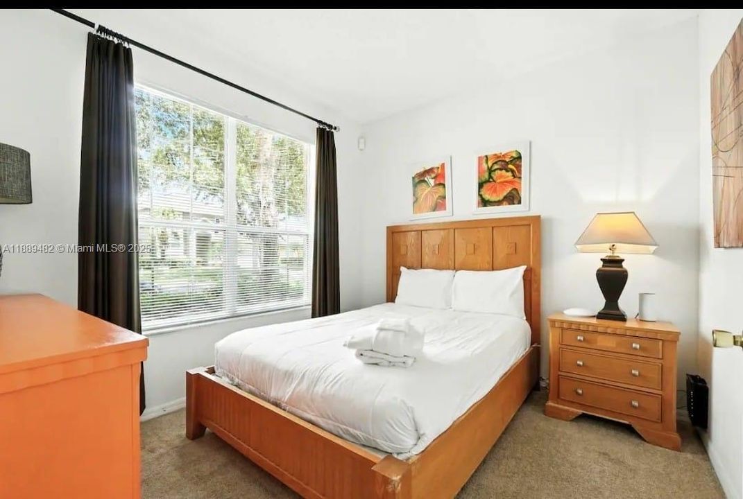 На продажу: $695,000 (8 спален, 4 ванн, 2890 Квадратных фут)