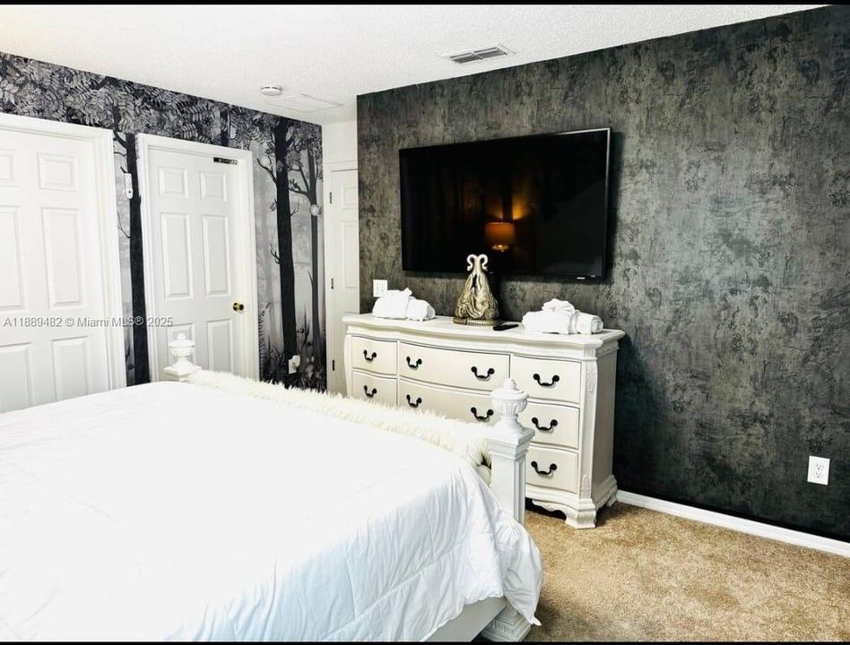 На продажу: $695,000 (8 спален, 4 ванн, 2890 Квадратных фут)