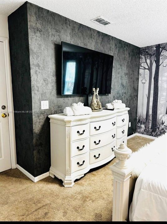 На продажу: $695,000 (8 спален, 4 ванн, 2890 Квадратных фут)