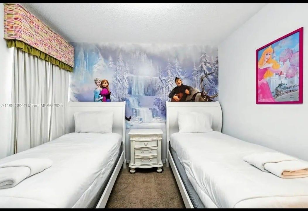 На продажу: $695,000 (8 спален, 4 ванн, 2890 Квадратных фут)