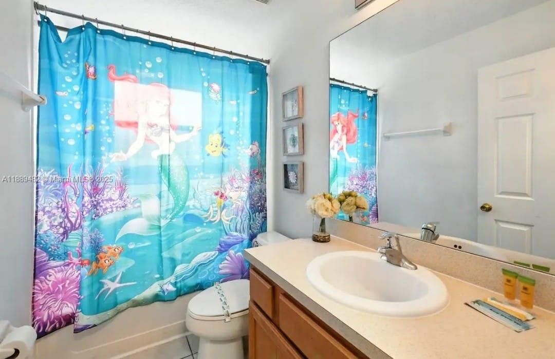 На продажу: $695,000 (8 спален, 4 ванн, 2890 Квадратных фут)