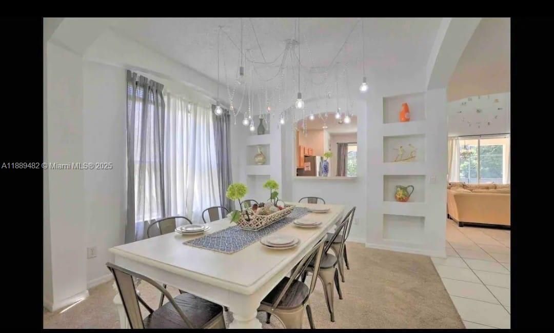 На продажу: $695,000 (8 спален, 4 ванн, 2890 Квадратных фут)