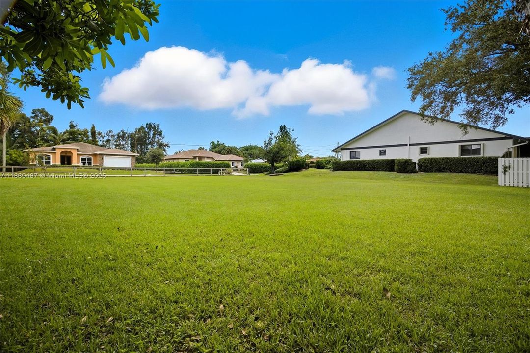 待售: $399,999 (0.36 acres)