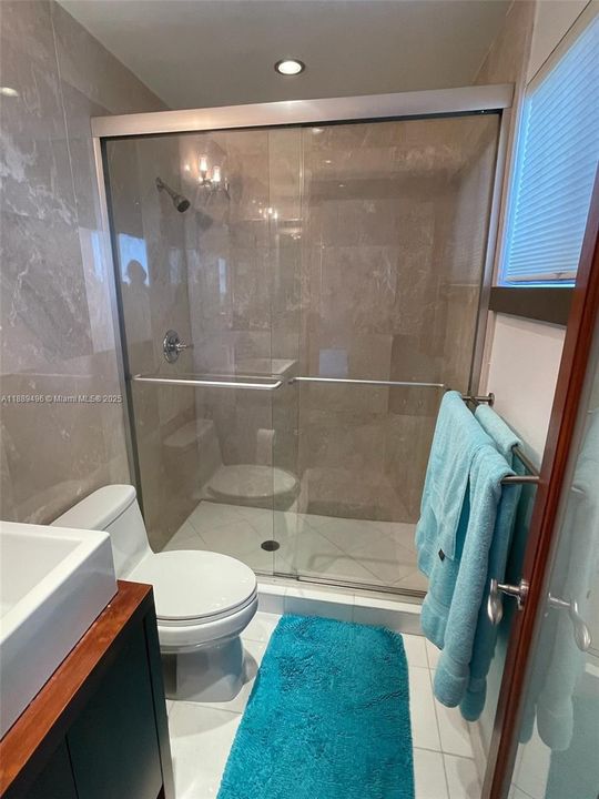 Active With Contract: $4,000 (2 beds, 2 baths, 827 Square Feet)