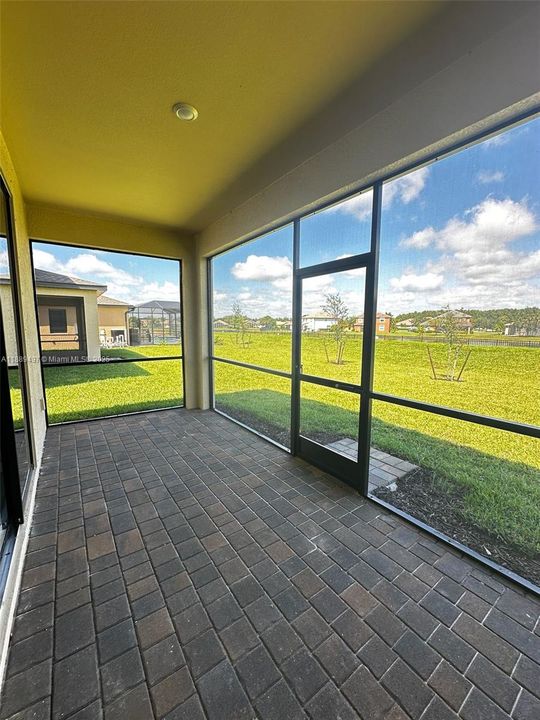 En Renta: $2,299 (3 camas, 3 baños, 1850 Pies cuadrados)