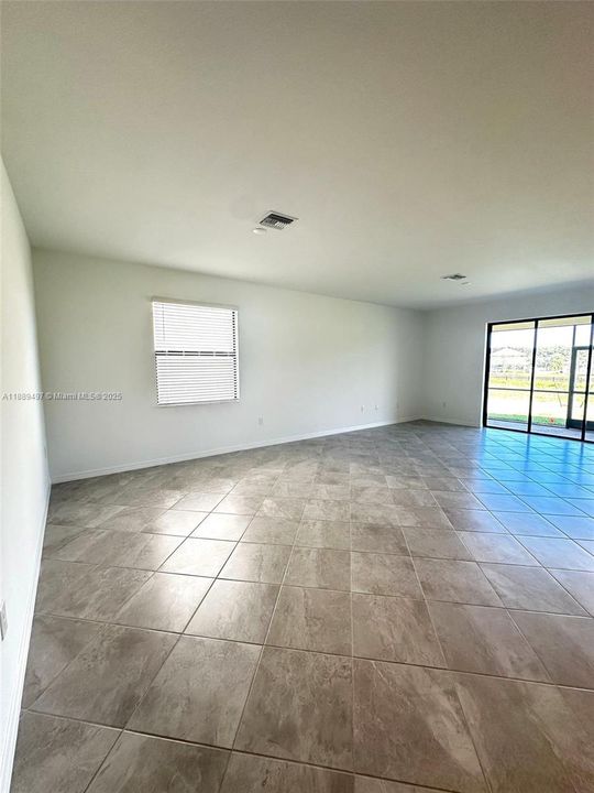 En Renta: $2,299 (3 camas, 3 baños, 1850 Pies cuadrados)