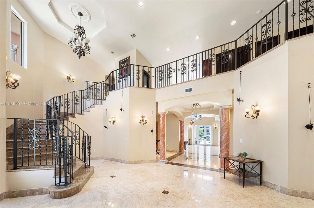 For Sale: $5,995,000 (6 beds, 6 baths, 4871 Square Feet)