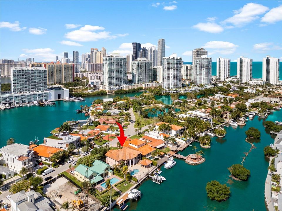 For Sale: $5,995,000 (6 beds, 6 baths, 4871 Square Feet)