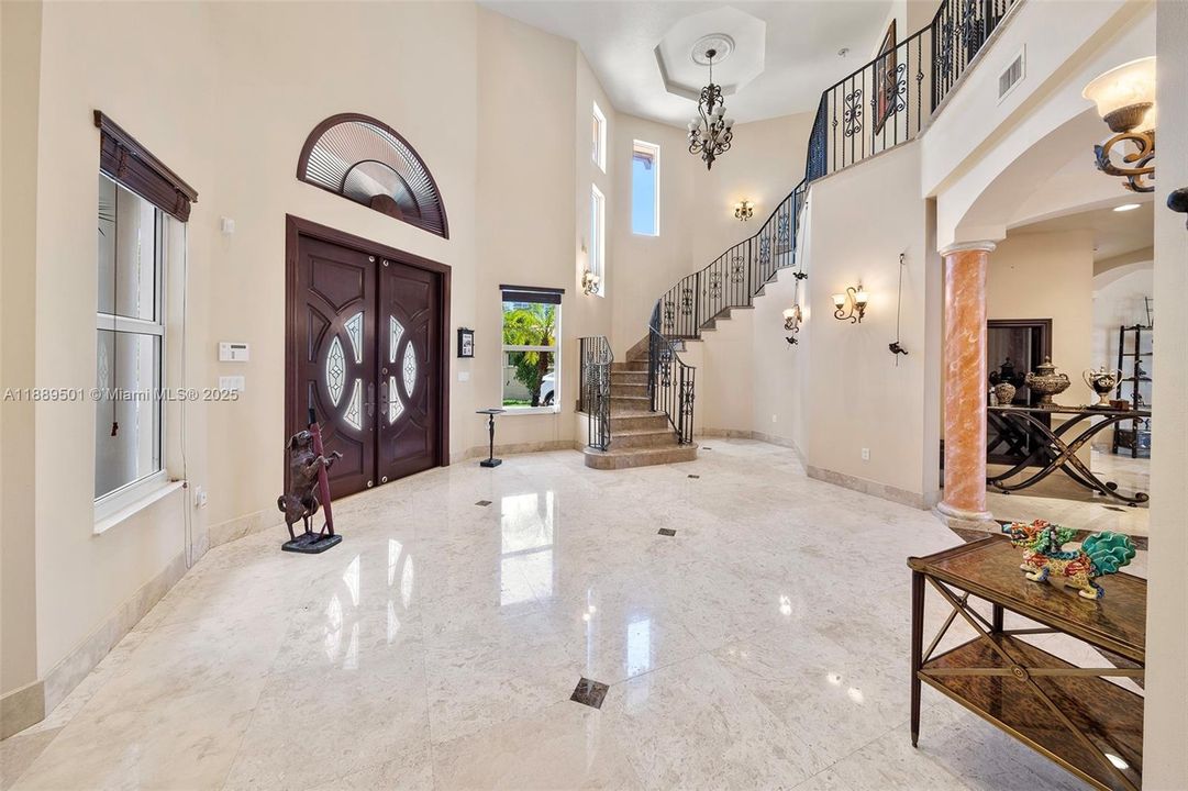 For Sale: $5,995,000 (6 beds, 6 baths, 4871 Square Feet)