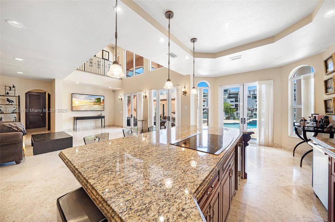 For Sale: $5,995,000 (6 beds, 6 baths, 4871 Square Feet)