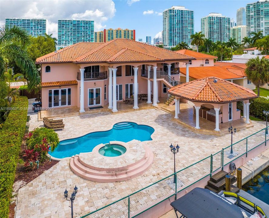 For Sale: $5,995,000 (6 beds, 6 baths, 4871 Square Feet)