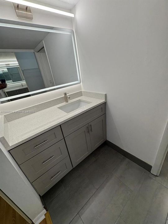 Recently Rented: $2,000 (2 beds, 2 baths, 1437 Square Feet)