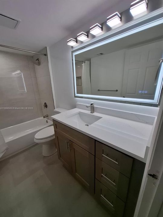 Recently Rented: $2,000 (2 beds, 2 baths, 1437 Square Feet)