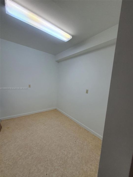 Recently Rented: $2,000 (2 beds, 2 baths, 1437 Square Feet)