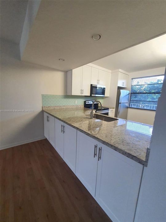 Recently Rented: $2,000 (2 beds, 2 baths, 1437 Square Feet)