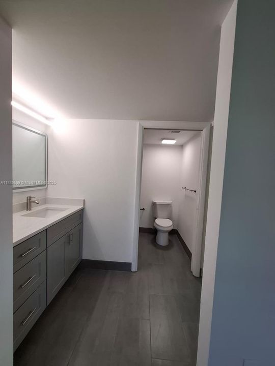 Recently Rented: $2,000 (2 beds, 2 baths, 1437 Square Feet)