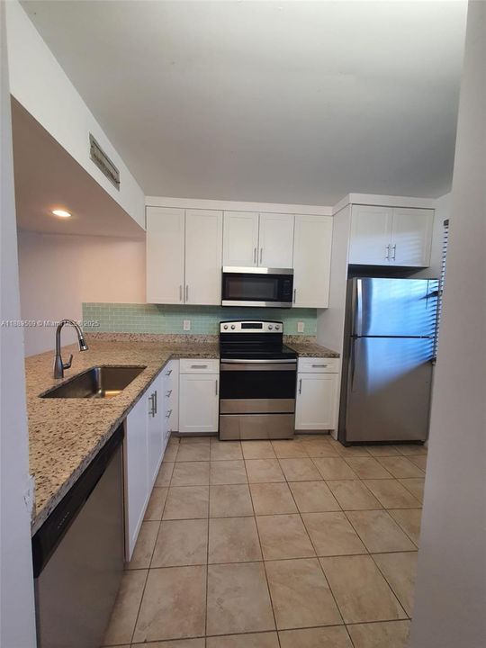 Recently Rented: $2,000 (2 beds, 2 baths, 1437 Square Feet)