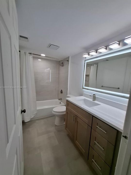 Recently Rented: $2,000 (2 beds, 2 baths, 1437 Square Feet)