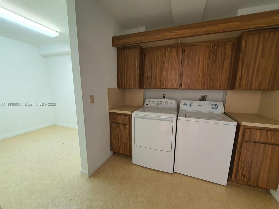 Recently Rented: $2,000 (2 beds, 2 baths, 1437 Square Feet)