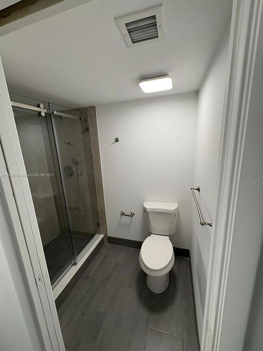 Recently Rented: $2,000 (2 beds, 2 baths, 1437 Square Feet)