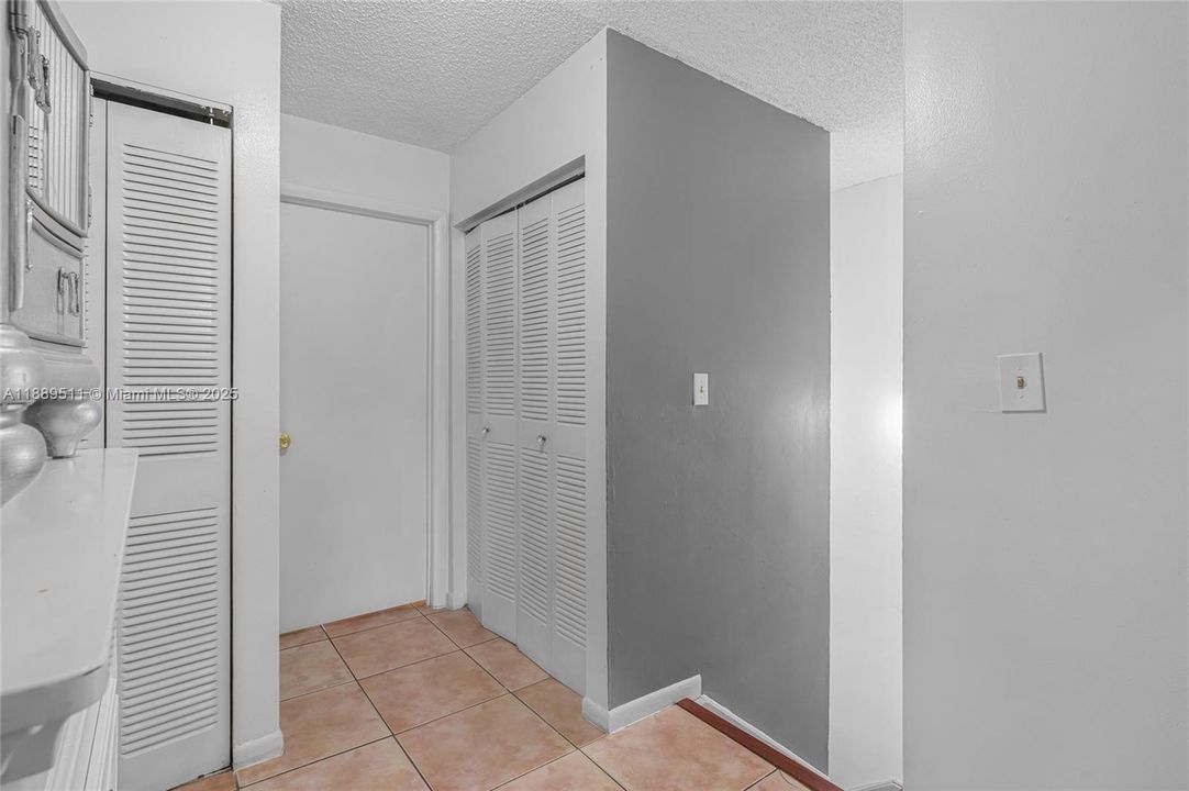 Activo con contrato: $365,000 (3 camas, 2 baños, 1313 Pies cuadrados)