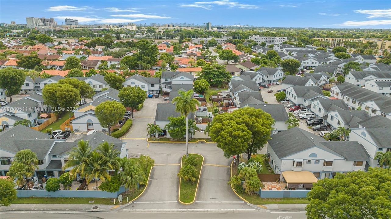 Activo con contrato: $365,000 (3 camas, 2 baños, 1313 Pies cuadrados)