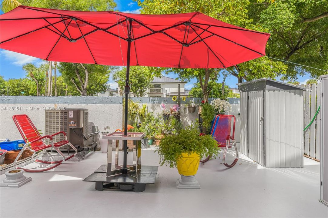 Activo con contrato: $365,000 (3 camas, 2 baños, 1313 Pies cuadrados)