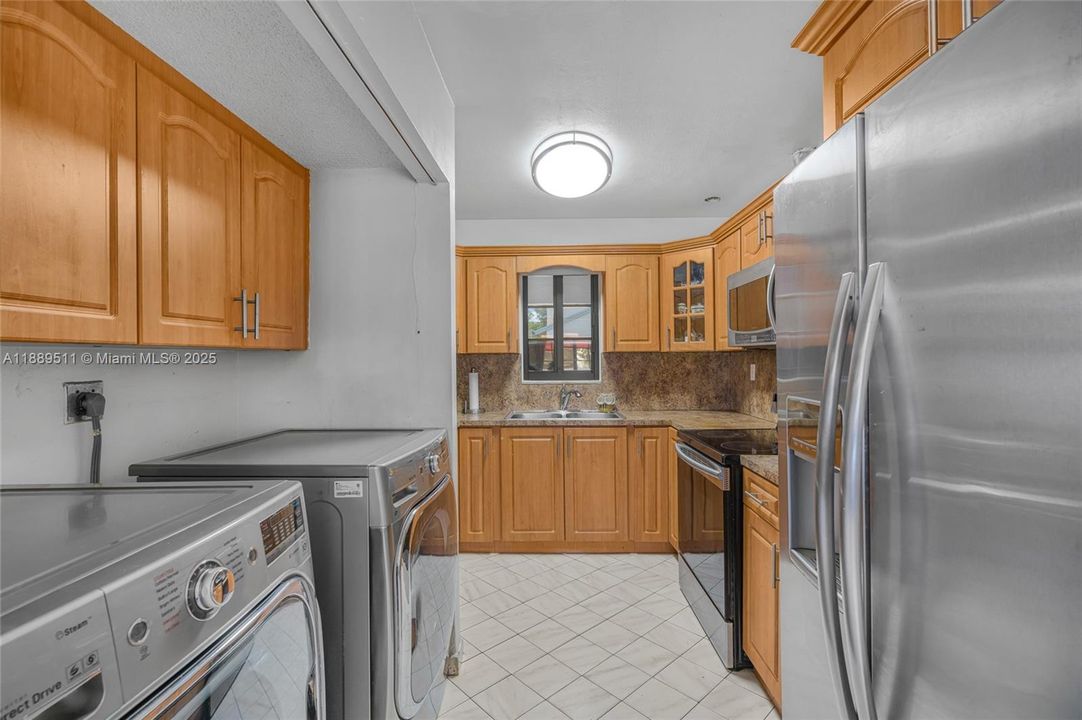 Activo con contrato: $365,000 (3 camas, 2 baños, 1313 Pies cuadrados)