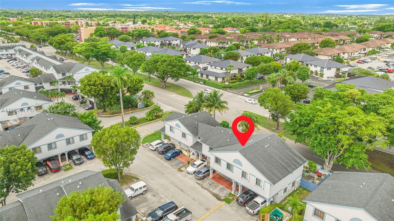 Activo con contrato: $365,000 (3 camas, 2 baños, 1313 Pies cuadrados)