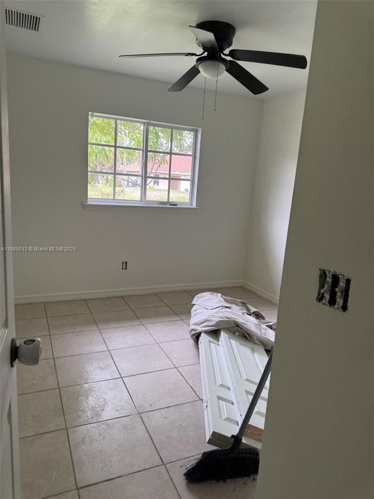 出租: $1,650 (3 贝兹, 2 浴室, 0 平方英尺)