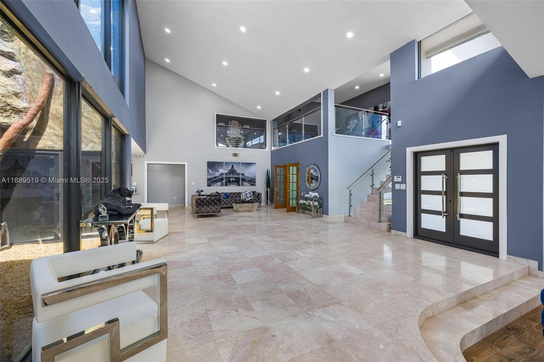 For Sale: $3,099,999 (5 beds, 4 baths, 7631 Square Feet)