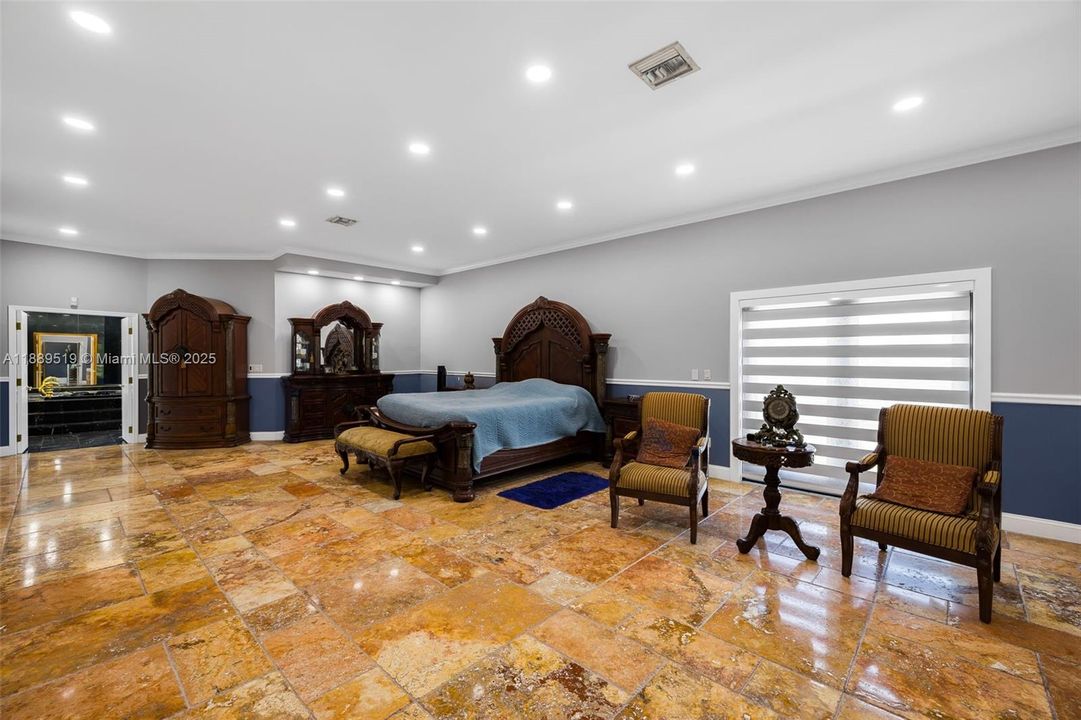 For Sale: $3,099,999 (5 beds, 4 baths, 7631 Square Feet)