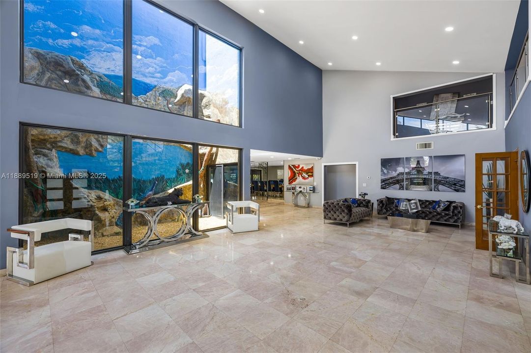 For Sale: $3,099,999 (5 beds, 4 baths, 7631 Square Feet)