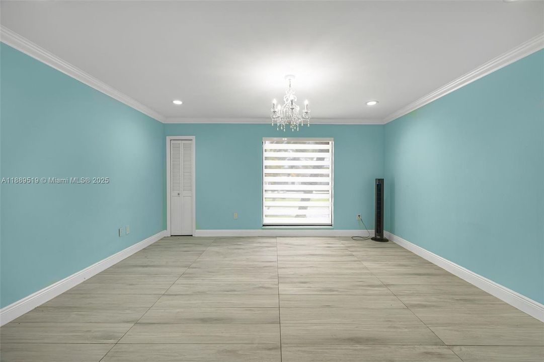 For Sale: $3,099,999 (5 beds, 4 baths, 7631 Square Feet)