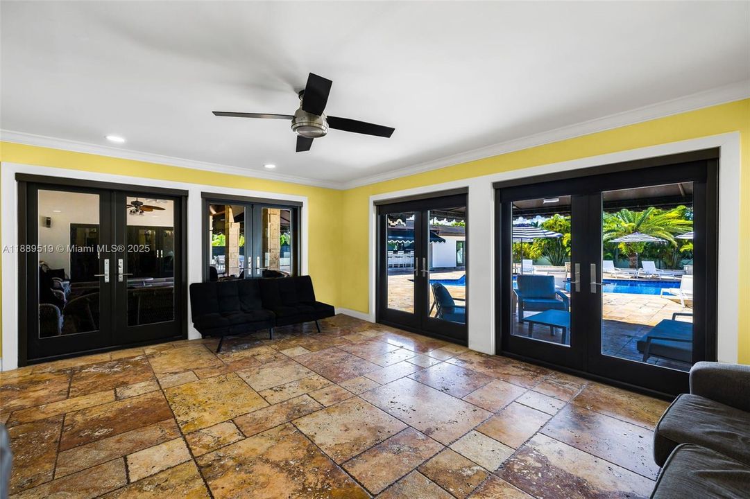 For Sale: $3,099,999 (5 beds, 4 baths, 7631 Square Feet)