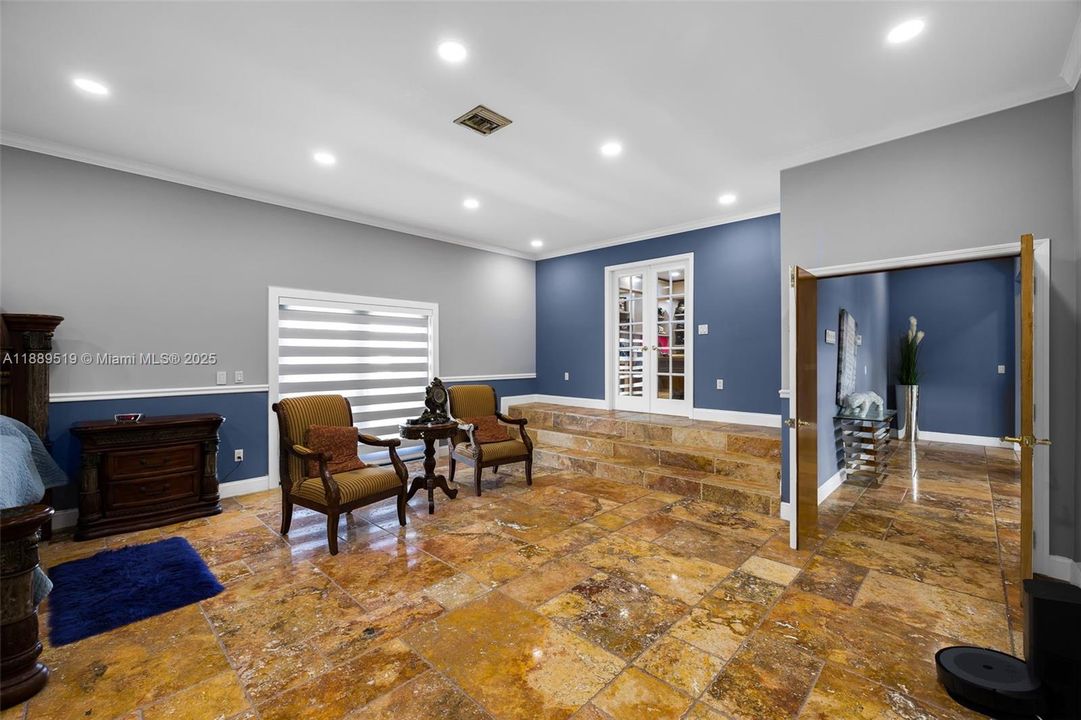 For Sale: $3,099,999 (5 beds, 4 baths, 7631 Square Feet)