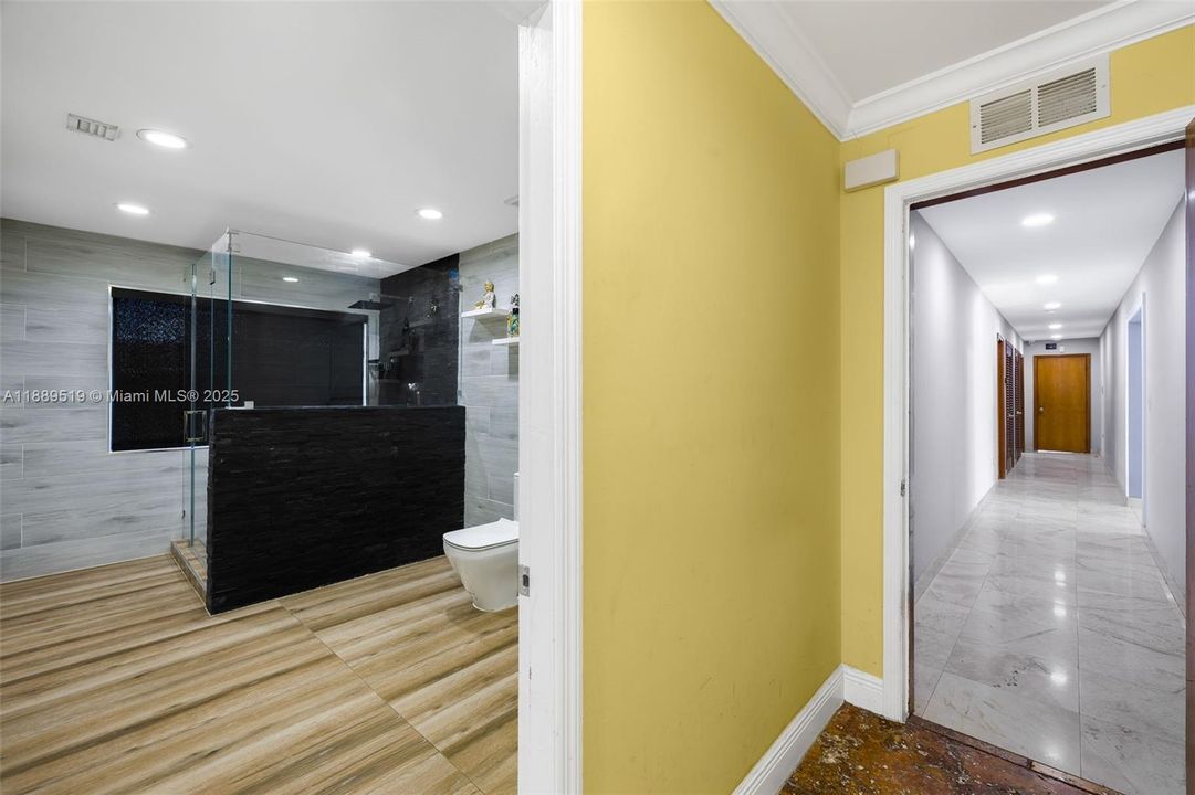 For Sale: $3,099,999 (5 beds, 4 baths, 7631 Square Feet)