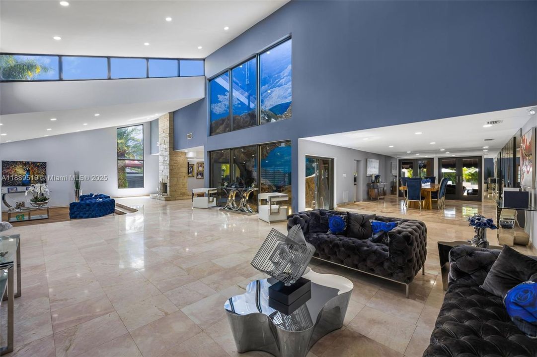 For Sale: $3,099,999 (5 beds, 4 baths, 7631 Square Feet)