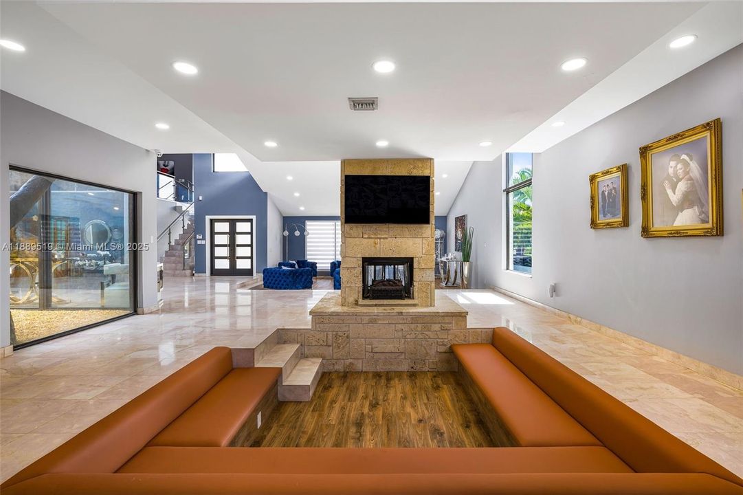 For Sale: $3,099,999 (5 beds, 4 baths, 7631 Square Feet)