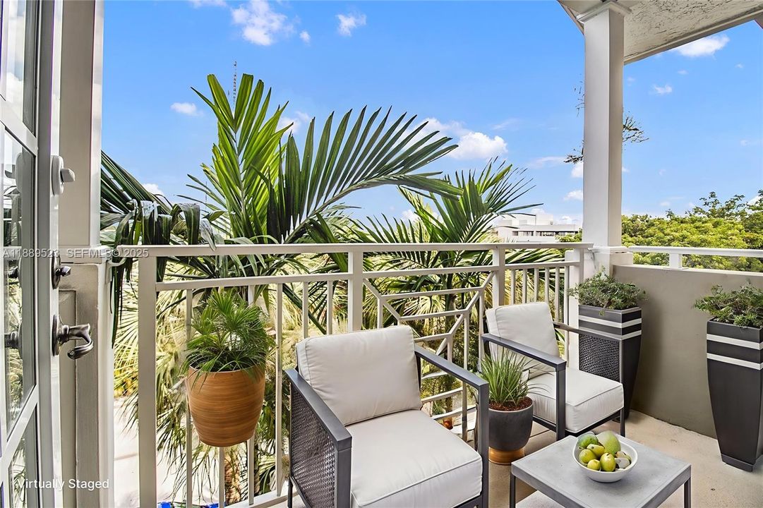 For Sale: $499,000 (3 beds, 2 baths, 1977 Square Feet)