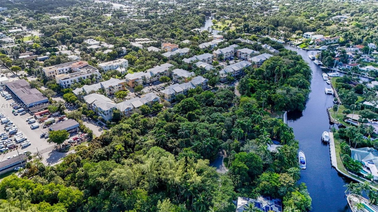 For Sale: $499,000 (3 beds, 2 baths, 1977 Square Feet)