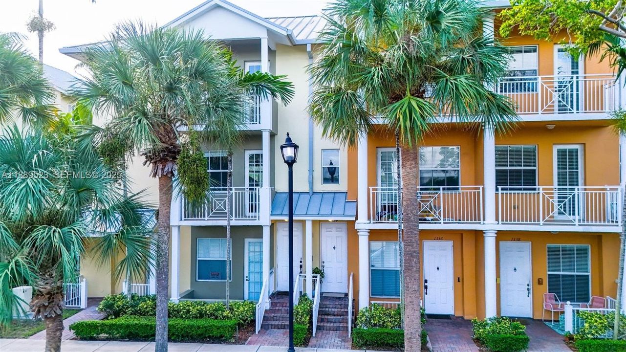 For Sale: $499,000 (3 beds, 2 baths, 1977 Square Feet)