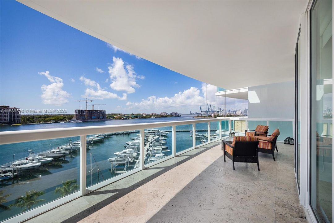 For Sale: $3,850,000 (3 beds, 2 baths, 2008 Square Feet)