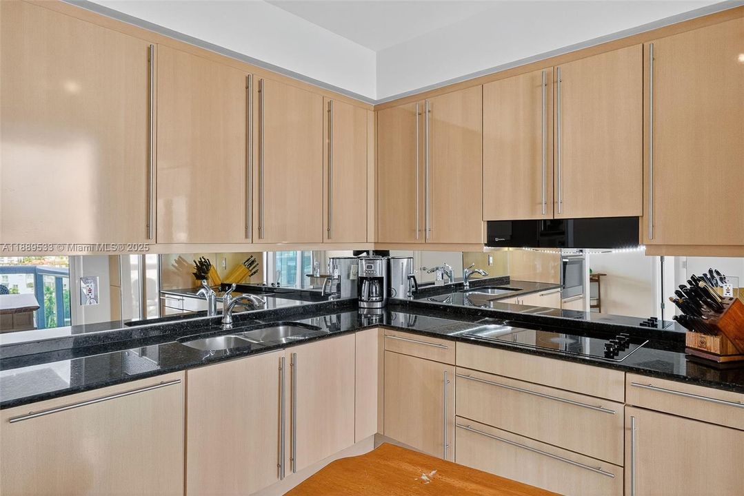 For Sale: $3,850,000 (3 beds, 2 baths, 2008 Square Feet)