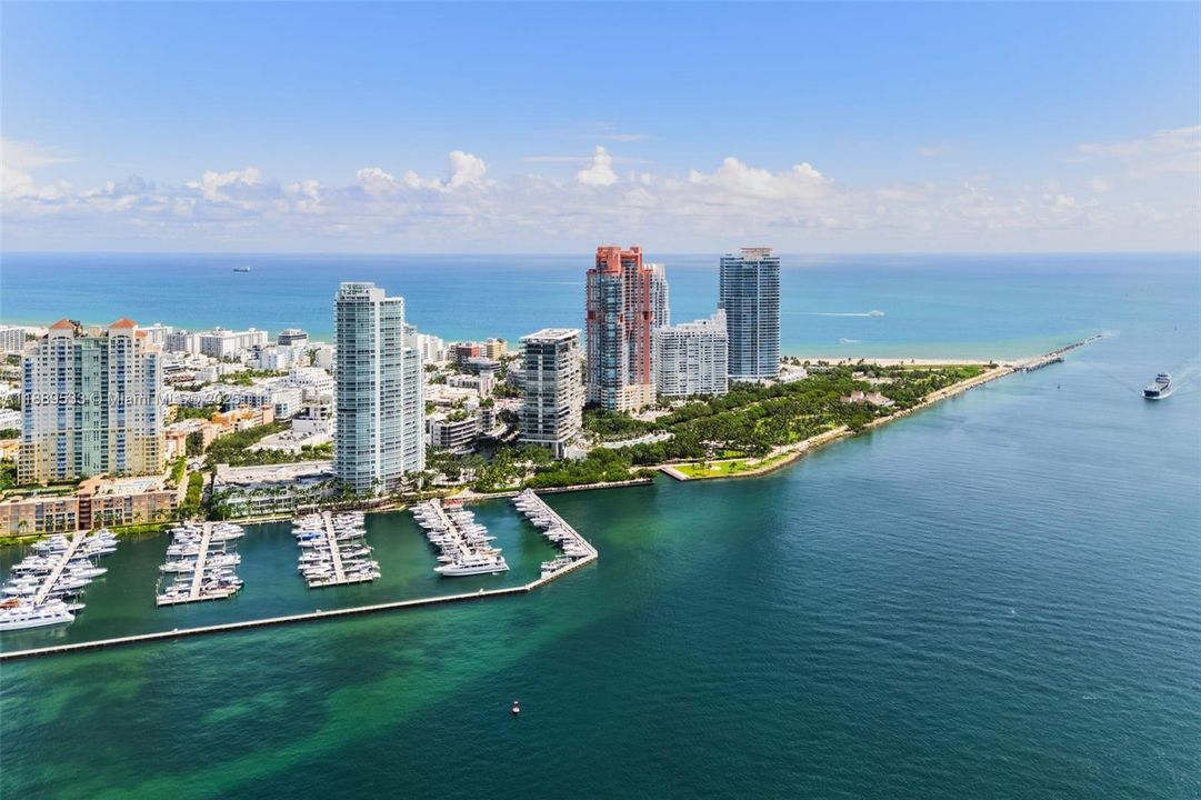 For Sale: $3,850,000 (3 beds, 2 baths, 2008 Square Feet)